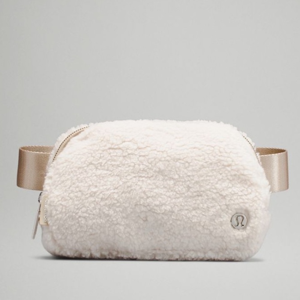 Lululemon everywhere belt bag fleece
